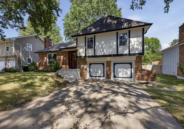 Photo 2 of Sale Pending at 508 Mark Ln, Belton, MO 64012 | MLS# 2641251 | Listing updated on 2026-09-12
