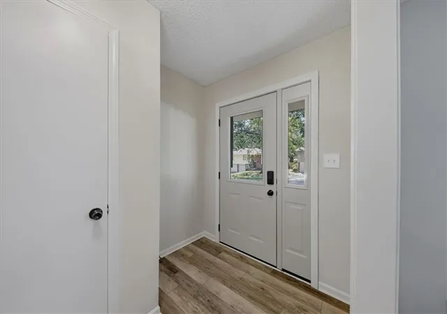 Photo 3 of Sale Pending at 508 Mark Ln, Belton, MO 64012 | MLS# 2641251 | Listing updated on 2026-09-12