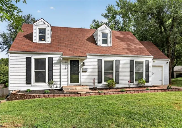 Single family home for sale at 6300 W 80th Terrace, Overland Park, KS 66204 | MLS# 2641253