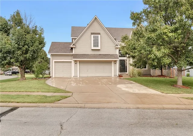 Photo 2 of Single family home for sale at 25046 W 150 Court, Olathe, KS 66061 | MLS# 2641258 | Listing updated on 2026-10-01