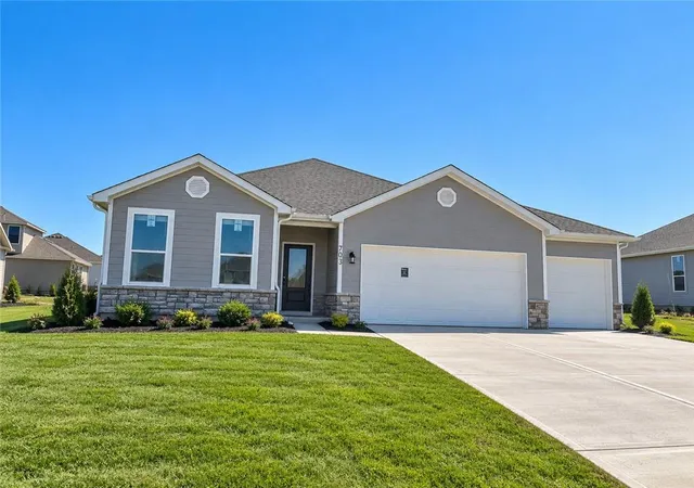 Photo 1 of Single family home for sale at 703 Sw 6th Terrace, Oak Grove, MO 64075 | MLS# 2641267 | Listing updated on 2026-10-04