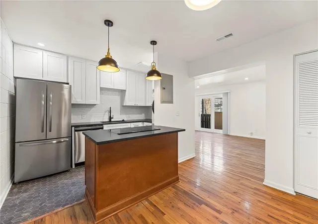 Photo 3 of Multi family home for sale at 4903 Walnut St, Kansas City, MO 64112 | MLS# 2641274 | Listing updated on 2026-09-22