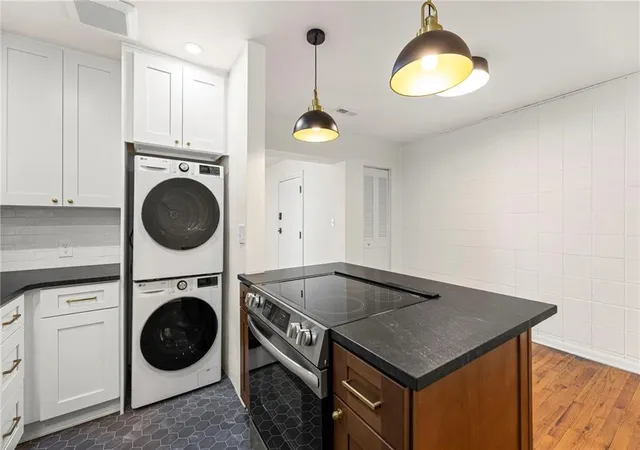 Listing Photo 4 - Condo for sale in building located at 4903 Walnut St, Kansas City, MO 64112