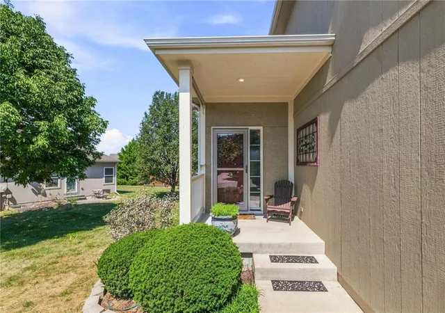 Photo 2 of Sale Pending at 22610 W 72nd Terrace, Shawnee, KS 66227 | MLS# 2641279 | Listing updated on 2026-09-14
