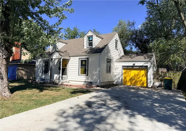Photo 2 of Single family home for sale at 2619 N 46th Terrace, Kansas City, KS 66104 | MLS# 2641282 | Listing updated on 2026-09-23