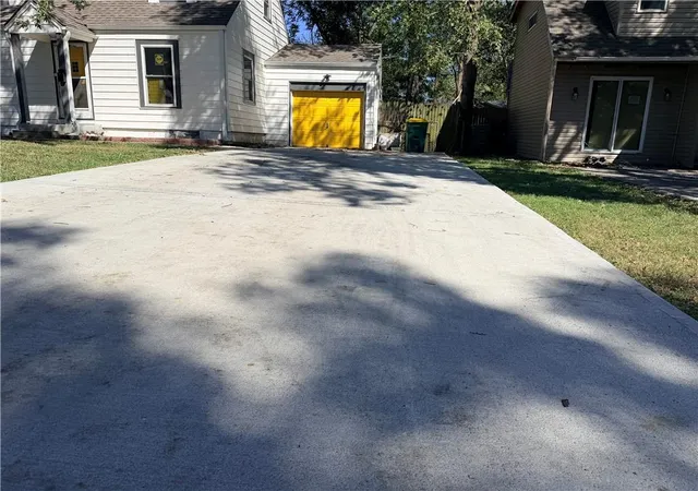 Photo 3 of Single family home for sale at 2619 N 46th Terrace, Kansas City, KS 66104 | MLS# 2641282 | Listing updated on 2026-09-23