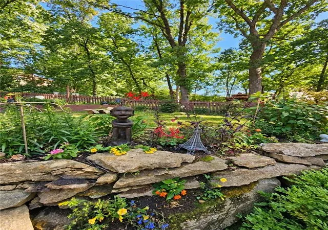 Photo 2 of Single family home for sale at 305 Lancelot Dr, Liberty, MO 64068 | MLS# 2641283 | Listing updated on 2026-10-15
