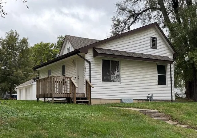 Photo 1 of Single family home for sale at 1224 Kingman St, Leavenworth, KS 66048 | MLS# 2641291 | Listing updated on 2026-10-19
