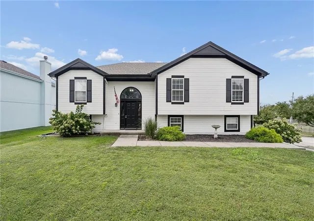 Photo 1 of Single family home for sale at 8501 Ne 108th Terrace, Kansas City, MO 64157 | MLS# 2641292 | Listing updated on 2026-09-22