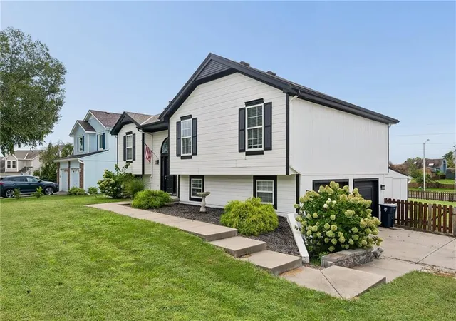 Photo 2 of Single family home for sale at 8501 Ne 108th Terrace, Kansas City, MO 64157 | MLS# 2641292 | Listing updated on 2026-09-22