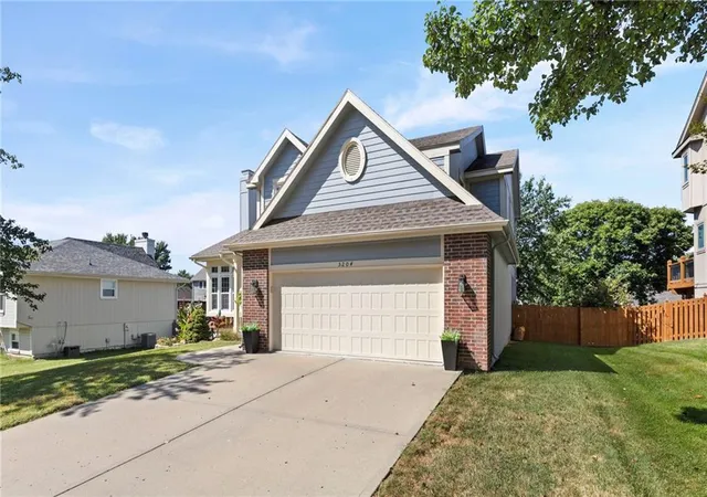 Photo 2 of Single family home for sale at 5204 N Pennsylvania St, Kansas City, MO 64118 | MLS# 2641303 | Listing updated on 2026-09-19
