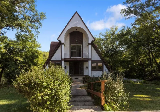 Photo 2 of Single family home for sale at 7616 Nw Eastside Dr, Kansas City, MO 64152 | MLS# 2641323 | Listing updated on 2026-09-17
