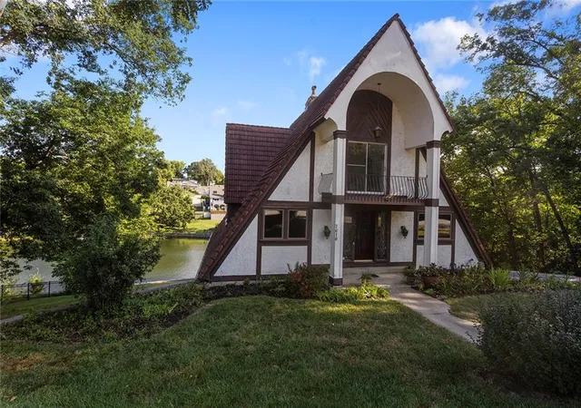 Photo 3 of Single family home for sale at 7616 NW Eastside Dr, Kansas City, MO 64152 | MLS# 2641323 | Listing updated on 2026-09-17