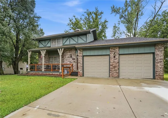 Photo 2 of Single family home for sale at 14622 Laquinta St, Grandview, MO 64030 | MLS# 2641324 | Listing updated on 2026-09-12