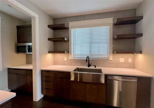 Photo 3 of Single family home for sale at 406 Stoneridge Dr, Lawrence, KS 66049 | MLS# 2641329 | Listing updated on 2026-09-12