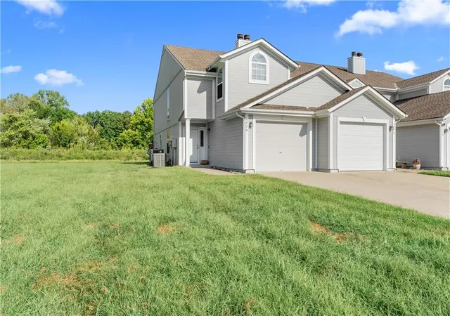 Photo 1 of Sale Pending at 5776 Nw Plantation Cir, Lees Summit, MO 64064 | MLS# 2641345 | Listing updated on 2026-09-22