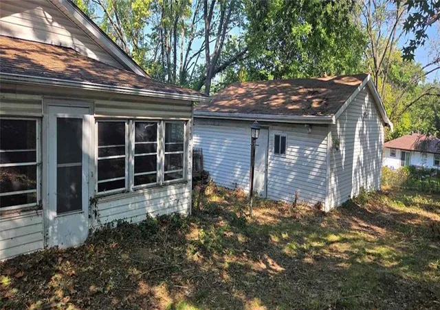 Photo 3 of Single family home for sale at 4331 Ne Kelsey Rd, Kansas City, MO 64116 | MLS# 2641353 | Listing updated on 2026-09-30