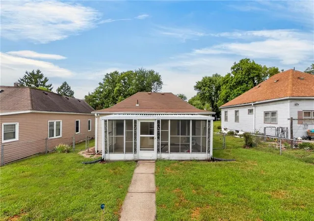 Photo 3 of Sale Pending at 2607 S 14th Street, Saint Joseph, MO 64503 | MLS# 2641356 | Listing updated on 2026-09-16