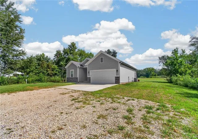 Photo 3 of Single family home for sale at 281 SW 131 Highway, Holden, MO 64040 | MLS# 2641376 | Listing updated on 2026-10-05