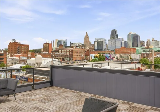 Photo 2 of Condo for sale at 1907 Locust St, Kansas City, MO 64108 | MLS# 2641379 | Listing updated on 2026-10-07
