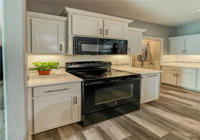 Photo 3 of Single family home for sale at 19557 E 14th North St, Independence, MO 64056 | MLS# 2641384 | Listing updated on 2026-10-04