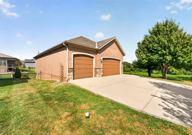 Photo 2 of Single family home for sale at 17120 W 197th Place, Spring Hill, KS 66083 | MLS# 2641386 | Listing updated on 2026-10-08