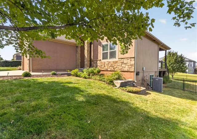 Photo 3 of Single family home for sale at 17120 W 197th Place, Spring Hill, KS 66083 | MLS# 2641386 | Listing updated on 2026-10-08