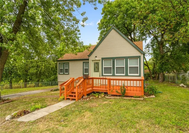 Photo 2 of Sale Pending at 2022 S Hardy Ave, Independence, MO 64055 | MLS# 2641396 | Listing updated on 2026-09-14