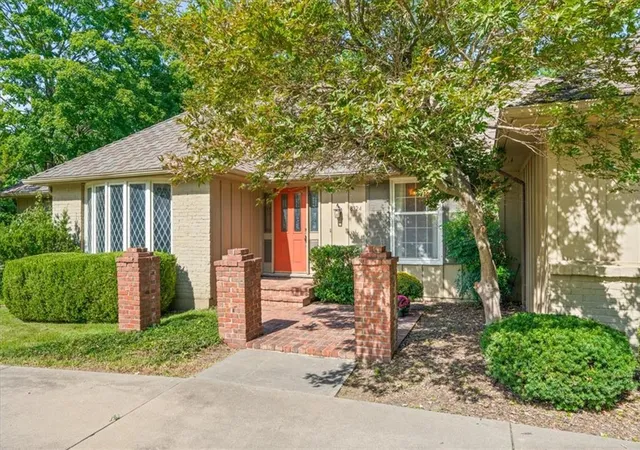 Photo 2 of Sale Pending at 8124 Granada Rd, Prairie Village, KS 66208 | MLS# 2641428 | Listing updated on 2026-09-26