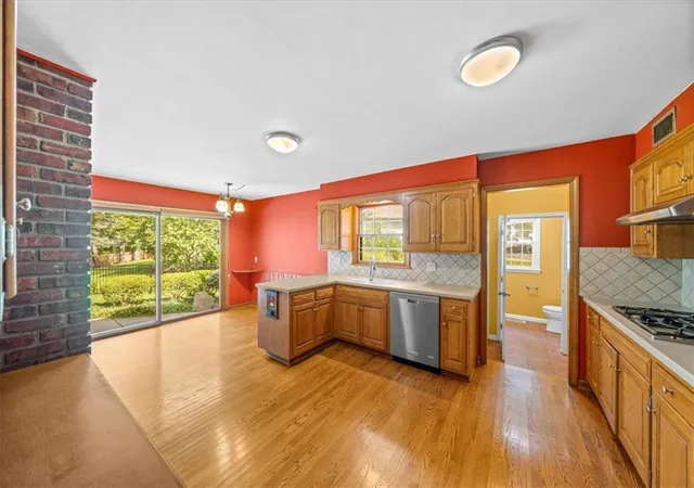 Photo 3 of Sale Pending at 8124 Granada Rd, Prairie Village, KS 66208 | MLS# 2641428 | Listing updated on 2026-09-26