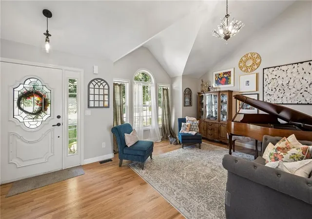 Photo 4 of Single family home for sale at 819 NE 116th Terrace, Kansas City, MO 64155 | MLS# 2641436 | Listing updated on 2026-09-12