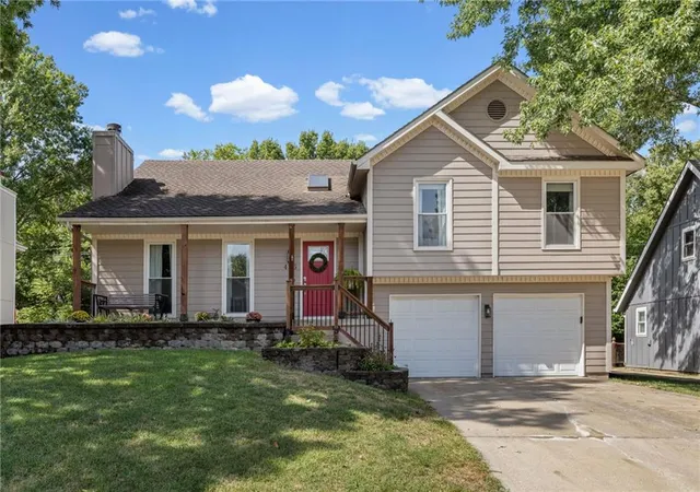 Photo 1 of Sale Pending at 405 N Mesquite St, Olathe, KS 66061 | MLS# 2641438 | Listing updated on 2026-09-20
