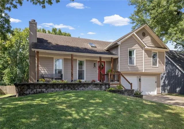 Photo 2 of Sale Pending at 405 N Mesquite St, Olathe, KS 66061 | MLS# 2641438 | Listing updated on 2026-09-20