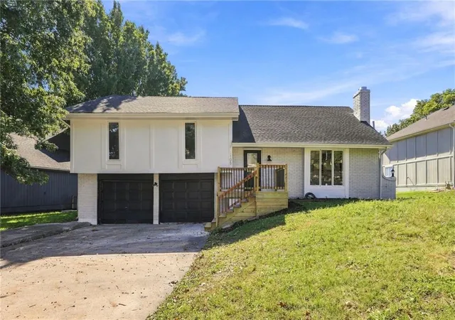 Photo 2 of Single family home for sale at 1105 Brookside Pl, Raymore, MO 64083 | MLS# 2641440 | Listing updated on 2026-10-13
