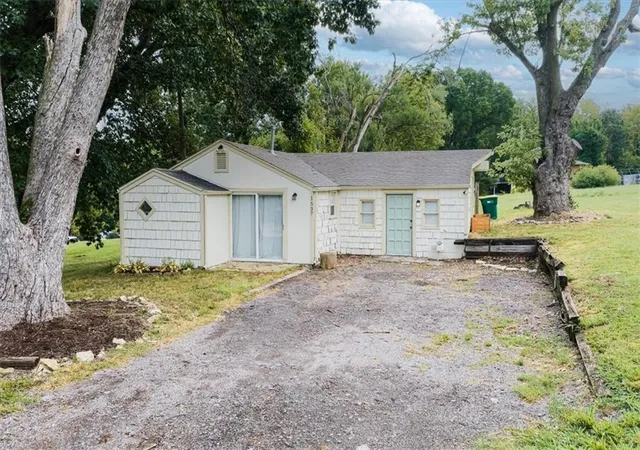 Photo 1 of Single family home for sale at 1537 S 49th Street, Kansas City, KS 66106 | MLS# 2641446 | Listing updated on 2026-10-03
