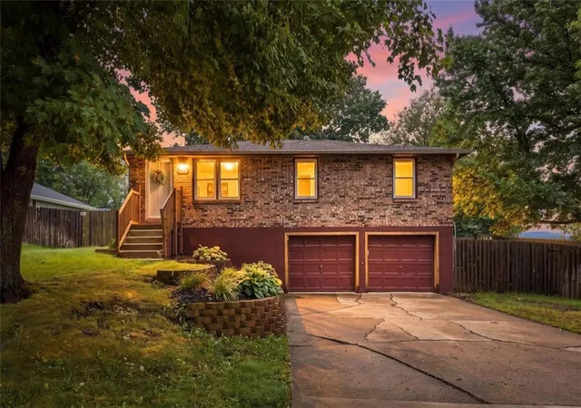 Photo 2 of Sale Pending at 10728 N Walnut St, Kansas City, MO 64155 | MLS# 2641454 | Listing updated on 2026-10-07