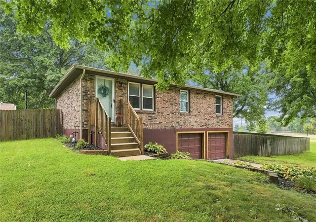 Photo 3 of Sale Pending at 10728 N Walnut St, Kansas City, MO 64155 | MLS# 2641454 | Listing updated on 2026-10-07