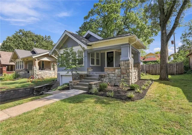 Photo 3 of Single family home for sale at 5615 Charlotte St, Kansas City, MO 64110 | MLS# 2641464 | Listing updated on 2026-09-18