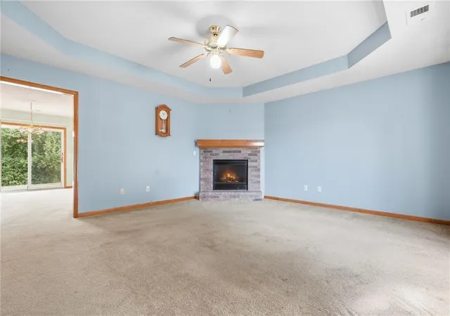 Photo 3 of Single family home for sale at 728 Country Ln, Raymore, MO 64083 | MLS# 2641472 | Listing updated on 2026-09-18