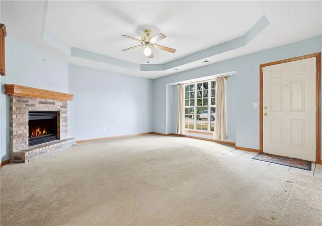 Photo 4 of Single family home for sale at 728 Country Ln, Raymore, MO 64083 | MLS# 2641472 | Listing updated on 2026-09-18