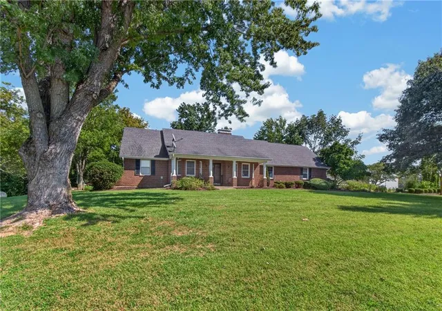Photo 3 of Single family home for sale at 12692 Elm Park Rd, Lexington, MO 64067 | MLS# 2641482 | Listing updated on 2026-09-28