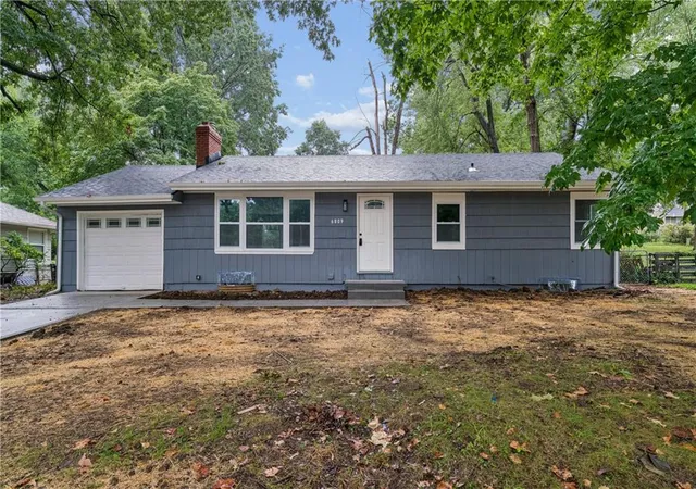 Photo 1 of Single family home for sale at 6809 W 72 Terrace, Overland Park, KS 66204 | MLS# 2641493 | Listing updated on 2026-09-13