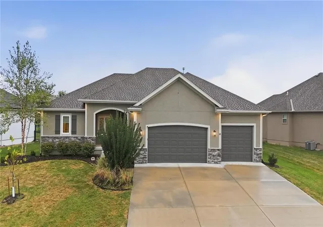 Photo 1 of Single family home for sale at 1067 Sw Conch Cir, Lees Summit, MO 64064 | MLS# 2641494 | Listing updated on 2026-10-06