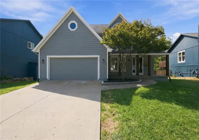 Photo 1 of Single family home for sale at 14921 W 124 Terrace, Olathe, KS 66062 | MLS# 2641506 | Listing updated on 2026-10-02