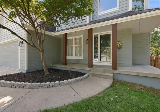 Photo 3 of Single family home for sale at 14921 W 124 Terrace, Olathe, KS 66062 | MLS# 2641506 | Listing updated on 2026-10-02