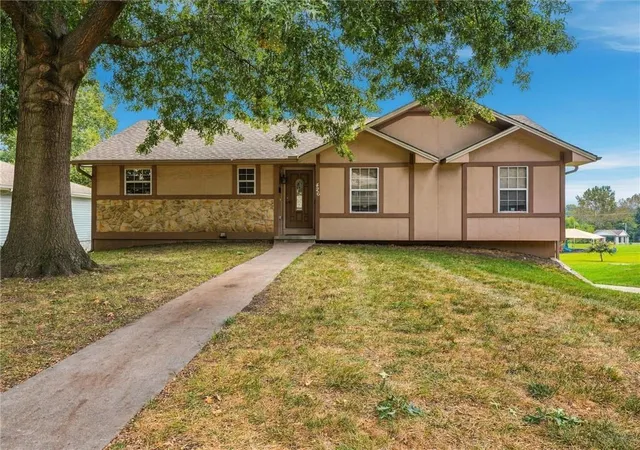 Photo 2 of Single family home for sale at 426 James Cir, Odessa, MO 64076 | MLS# 2641514 | Listing updated on 2026-10-02