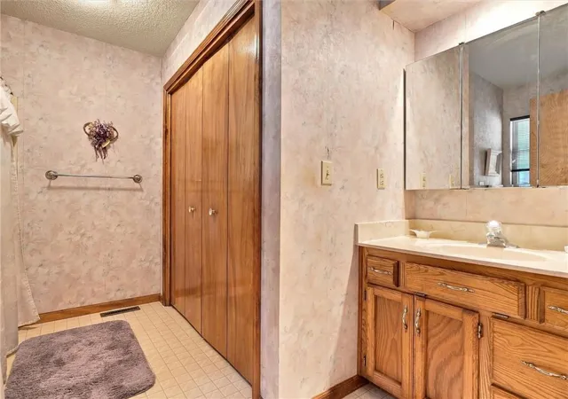 Photo 3 of Single family home for sale at 426 James Cir, Odessa, MO 64076 | MLS# 2641514 | Listing updated on 2026-10-02