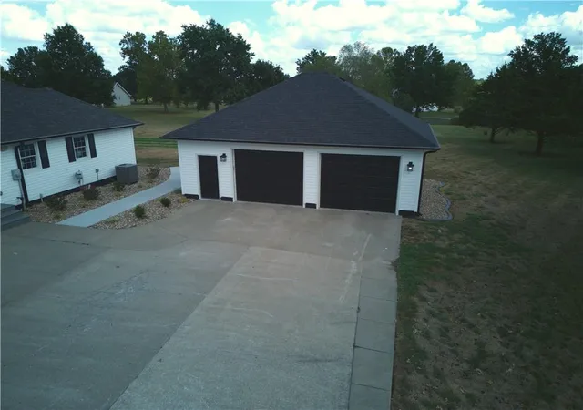 Photo 3 of Sale Pending at 12596 E Oliver Pass, Nevada, MO 64772 | MLS# 2641526 | Listing updated on 2026-09-13