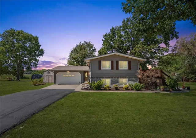 Photo 1 of Single family home for sale at 1679 Cr 3950, Coffeyville, KS 67337 | MLS# 2641539 | Listing updated on 2026-09-17