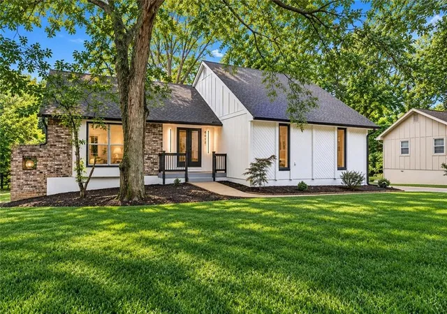 Photo 1 of Single family home for sale at 6012 Woodside Ave, Kansas City, MO 64133 | MLS# 2641543 | Listing updated on 2026-10-09